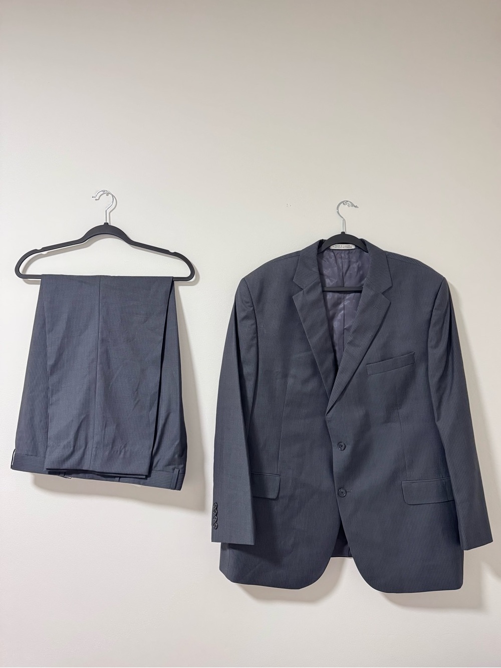Joseph Abboud Suit Mens 48R 42W Gray Pinstripe Wool Zignone Made in Canada 2 Pc